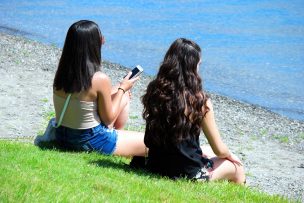スマホ　女子
